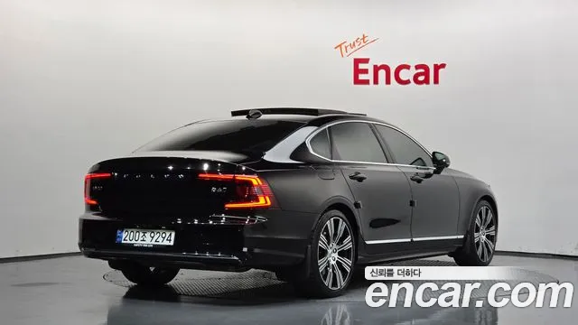Volvo S90 — Фото автомобиля 18