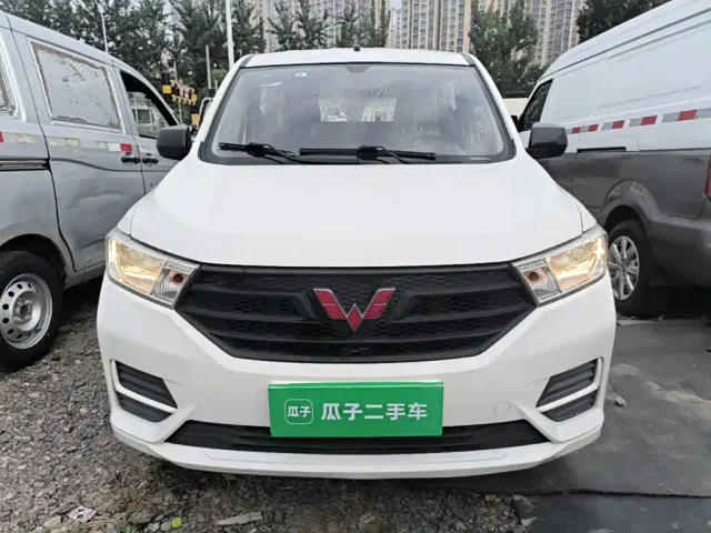 Wuling Hongguang — Фото автомобиля 2