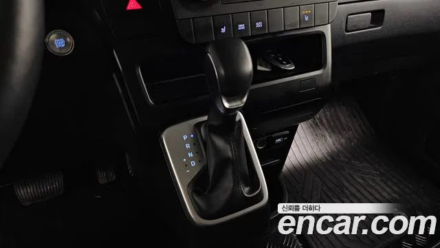 Hyundai Staria Staria Tourer 11 мест — Фото автомобиля 8