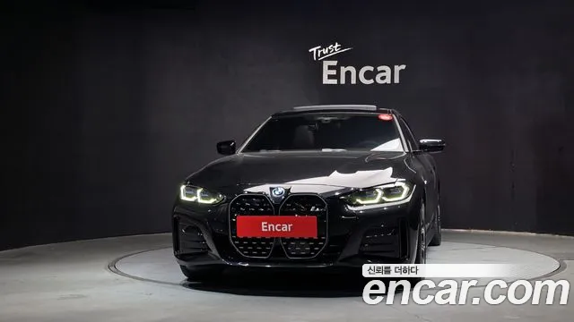BMW i4 — Фото автомобиля 3