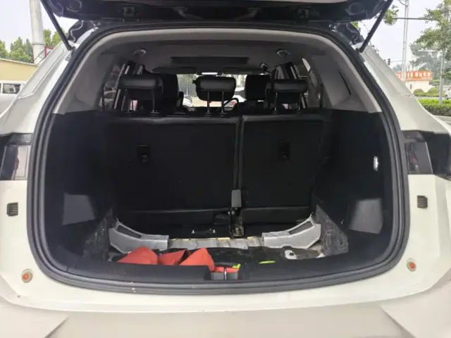 Wuling Asta — Фото автомобиля 4