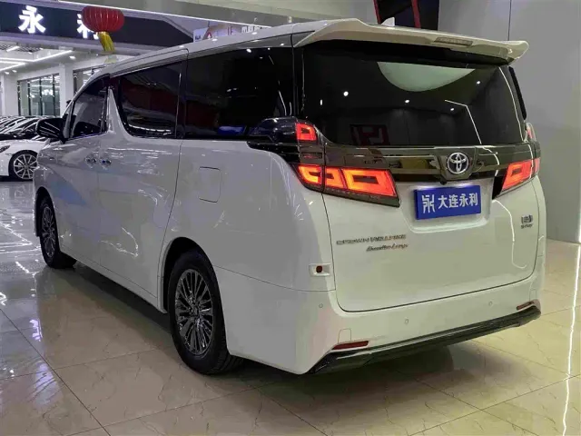 Toyota Vellfire — Фото автомобиля 18