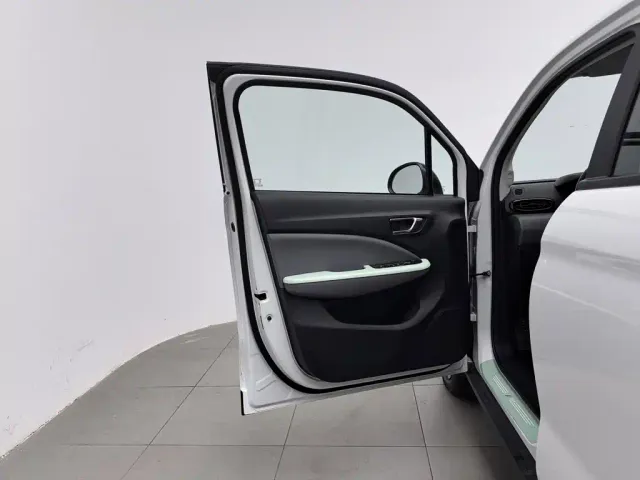 Leapmotor T03 — Фото автомобиля 8