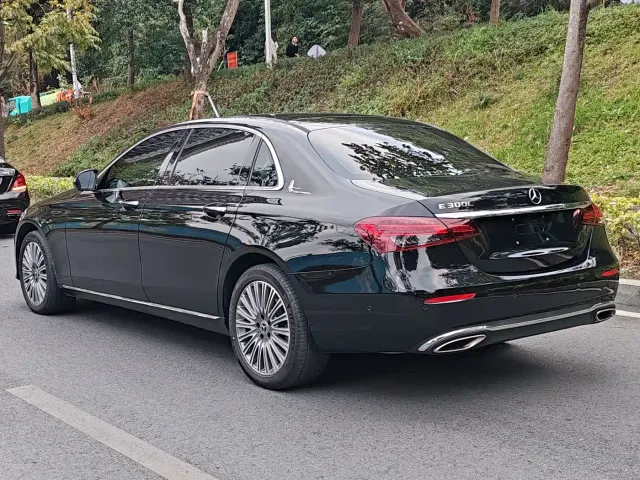 Mercedes-Benz E-Class — Фото автомобиля 7