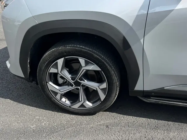 Geely Boyue L — Фото автомобиля 28