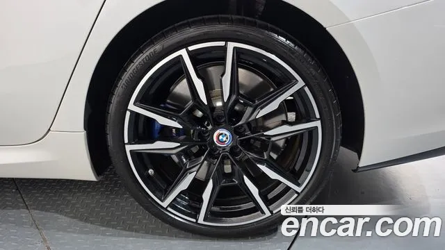 BMW 8-Series — Фото автомобиля 17