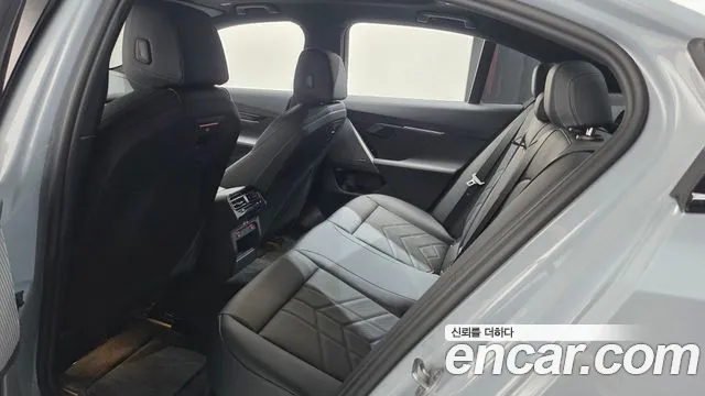 BMW 5-Series — Фото автомобиля 18