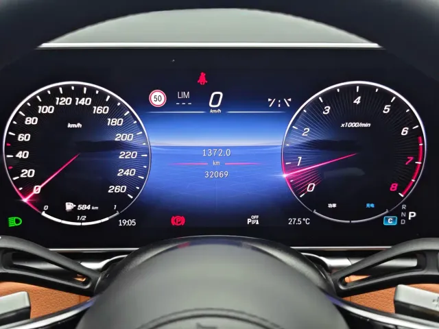 Mercedes-Benz S-Class — Фото автомобиля 15