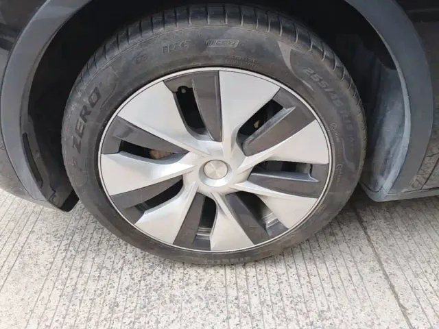 Tesla Model Y — Фото автомобиля 22