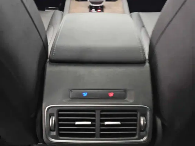 Land Rover Discovery Sport — Фото автомобиля 9