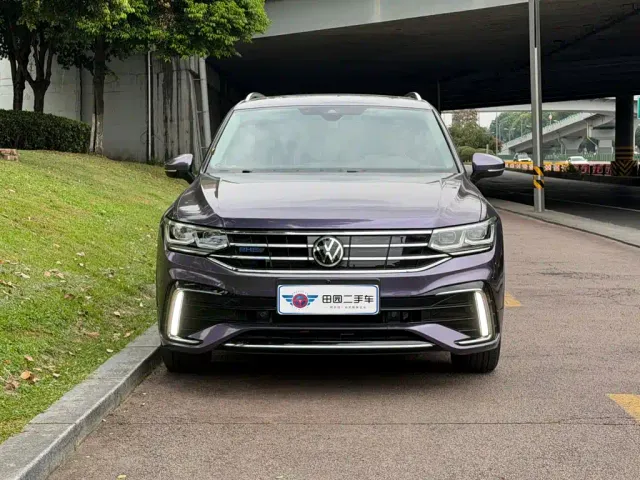 Volkswagen Tiguan L PHEV — Фото автомобиля 2