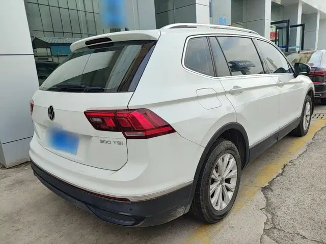 Volkswagen Tiguan L — Фото автомобиля 6