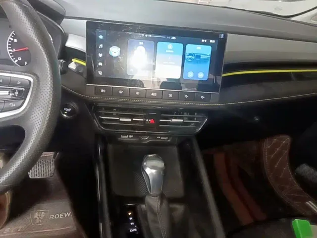 Roewe i5 — Фото автомобиля 12