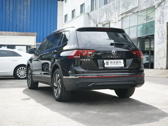 Volkswagen Tiguan L — Фото автомобиля 6