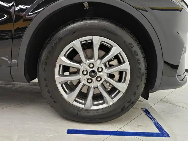 Ford Edge — Фото автомобиля 6