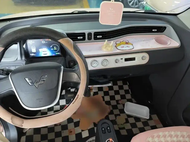 Wuling Hongguang Mini EV — Фото автомобиля 9