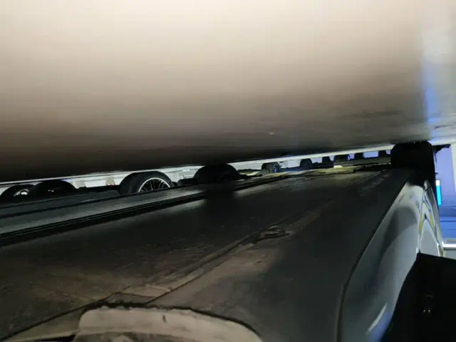 Tesla Model 3 — Фото автомобиля 21