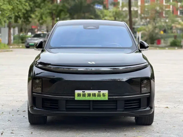 Li Auto L7 — Фото автомобиля 2