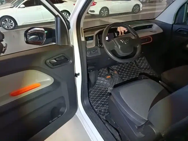Wuling Hongguang Mini EV — Фото автомобиля 15