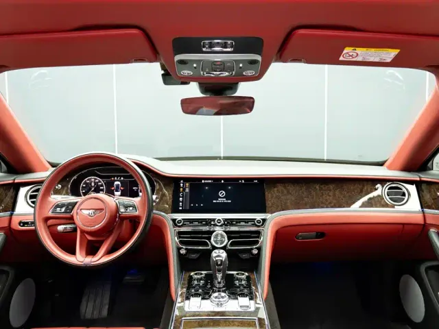 Bentley Flying Spur — Фото автомобиля 15