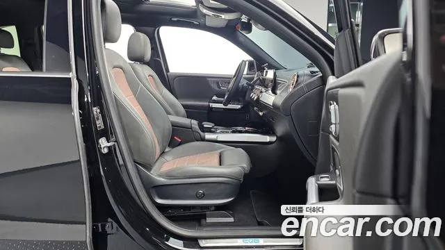 Mercedes-Benz EQB — Фото автомобиля 25