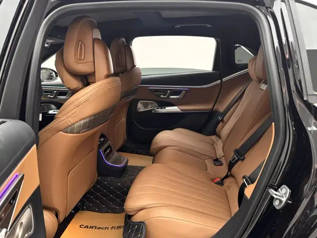 Mercedes-Benz E-Class — Фото автомобиля 9