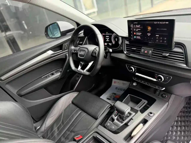 Audi Q5L — Фото автомобиля 9