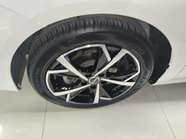 Roewe i5 — Фото автомобиля 22