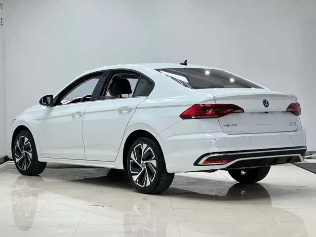 Volkswagen Bora — Фото автомобиля 4