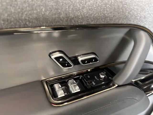 Land Rover Range Rover Sport — Фото автомобиля 12