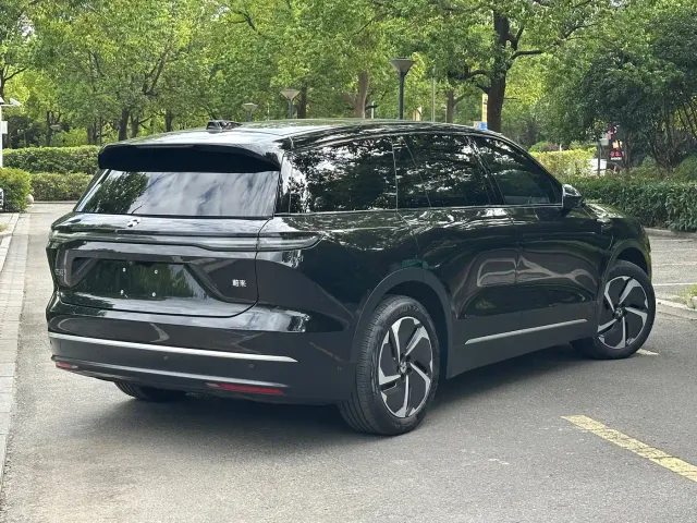 Nio ES8 — Фото автомобиля 6