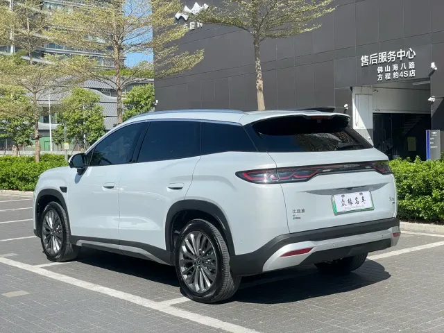 BYD Song Ultra — Фото автомобиля 5