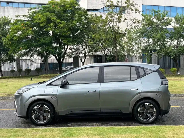 GAC Aion Y — Фото автомобиля 4