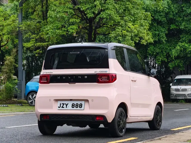 Wuling Hongguang Mini EV — Фото автомобиля 7