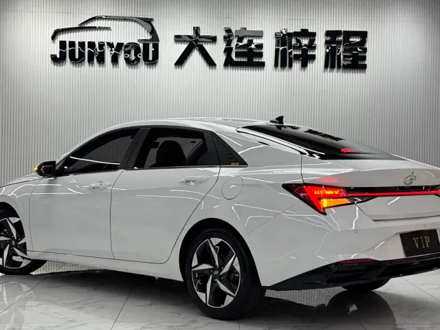 Hyundai Elantra — Фото автомобиля 6