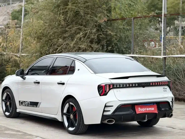 Lynk & Co 03 — Фото автомобиля 7