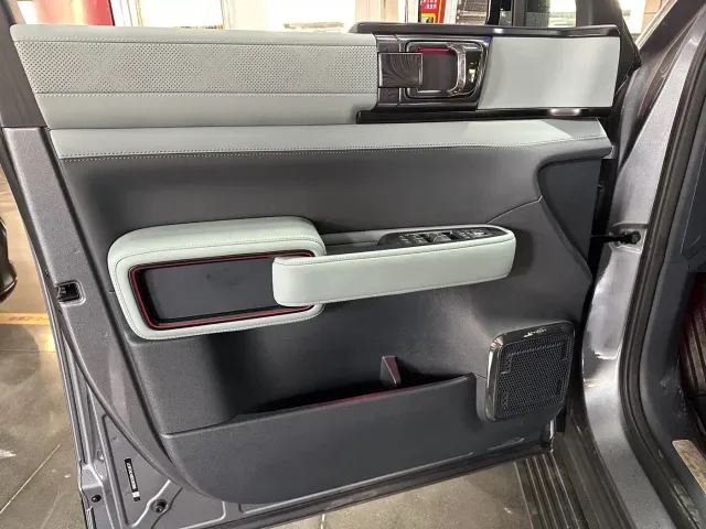 BYD FangChengBao Leopard 5 — Фото автомобиля 6