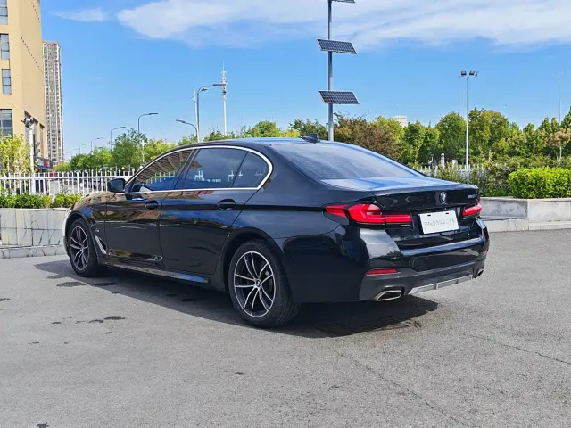 BMW 5 Series — Фото автомобиля 7