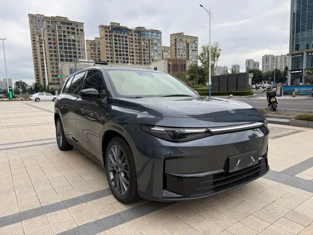 Leapmotor C10 — Фото автомобиля 3