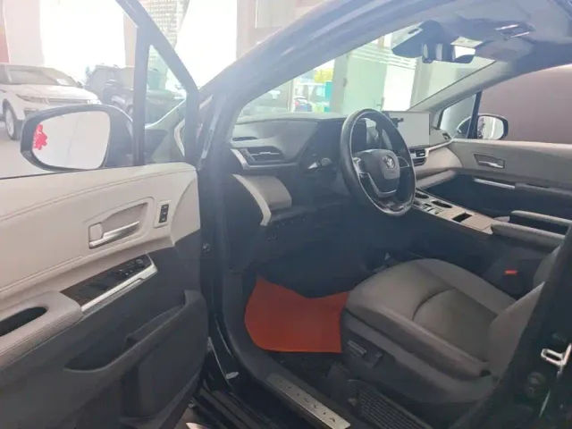 Toyota Granvia — Фото автомобиля 15