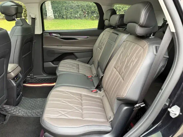Ford Edge — Фото автомобиля 12