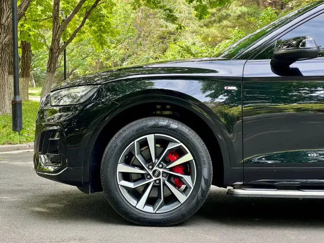 Audi Q5L — Фото автомобиля 14