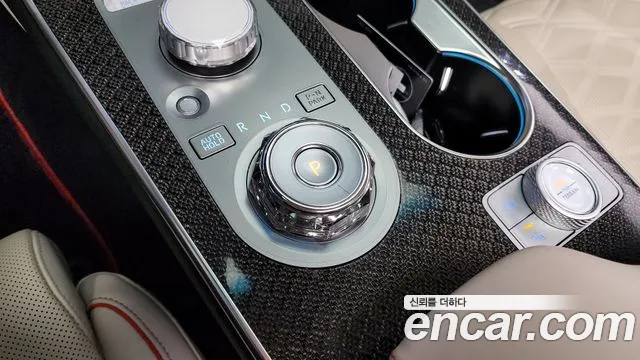 Genesis GV80 — Фото автомобиля 9