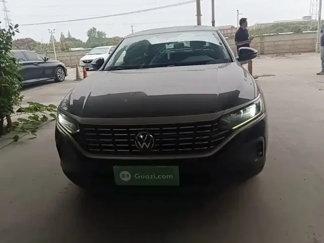 Volkswagen Passat — Фото автомобиля 2
