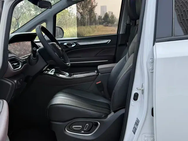 GAC Trumpchi M6 — Фото автомобиля 8