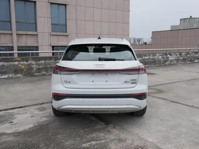 Audi Q4 e-tron — Фото автомобиля 6