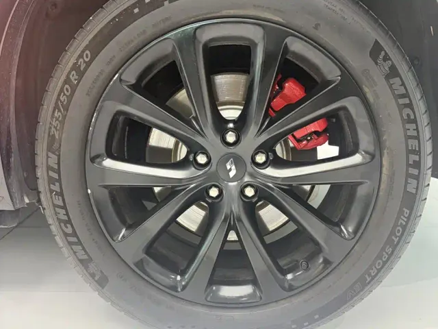 Li Auto ONE — Фото автомобиля 8