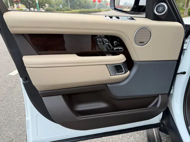Land Rover Range Rover — Фото автомобиля 8