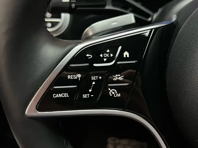 Mercedes-Benz E-Class — Фото автомобиля 24