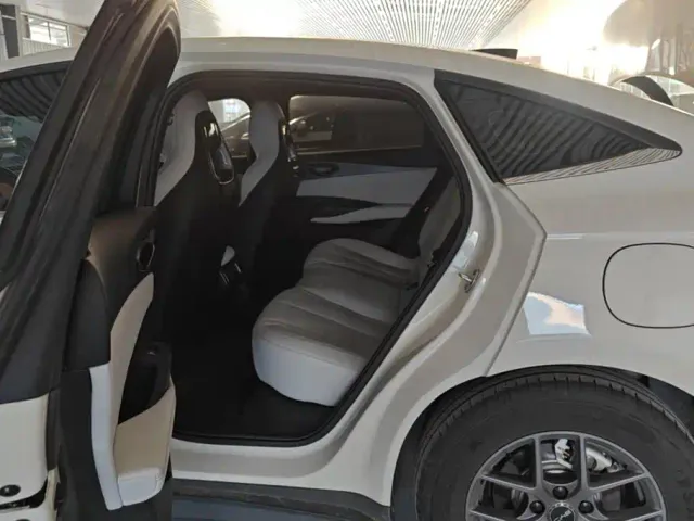 BYD Seal 06 — Фото автомобиля 11